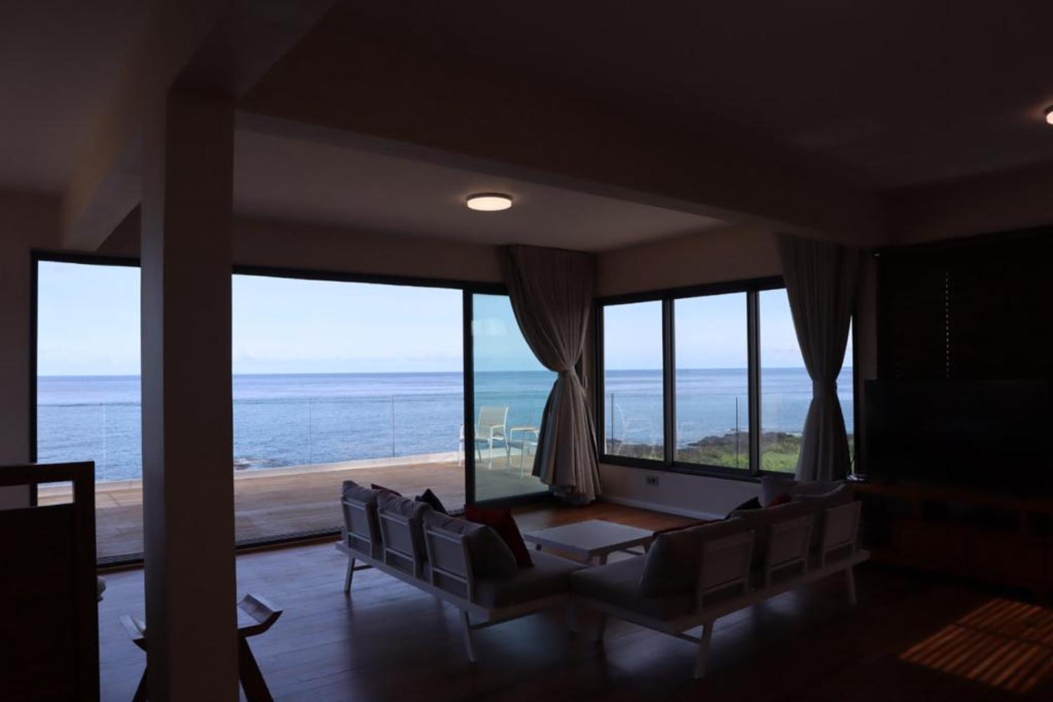 Oceans Luxury Oceanfront Apart Sunset View With Pool Διαμέρισμα Flic-en-Flacq Εξωτερικό φωτογραφία