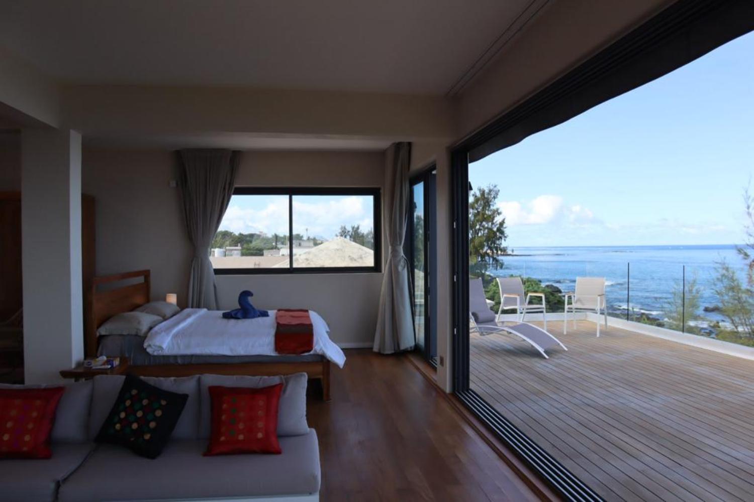 Oceans Luxury Oceanfront Apart Sunset View With Pool Διαμέρισμα Flic-en-Flacq Εξωτερικό φωτογραφία