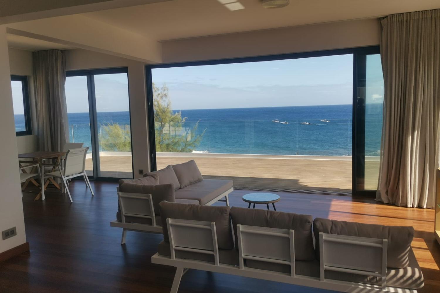 Oceans Luxury Oceanfront Apart Sunset View With Pool Διαμέρισμα Flic-en-Flacq Εξωτερικό φωτογραφία