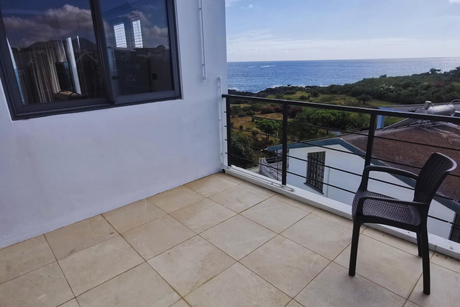 Oceans Luxury Oceanfront Apart Sunset View With Pool Διαμέρισμα Flic-en-Flacq Εξωτερικό φωτογραφία